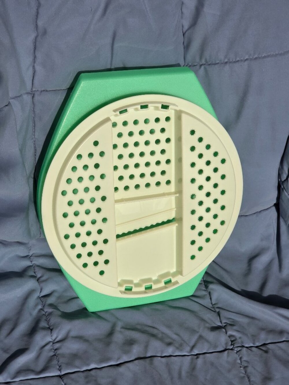 Vintage Tupperware #786-2 and #786-1, Green and White Cheese Grater Slicer Bowl